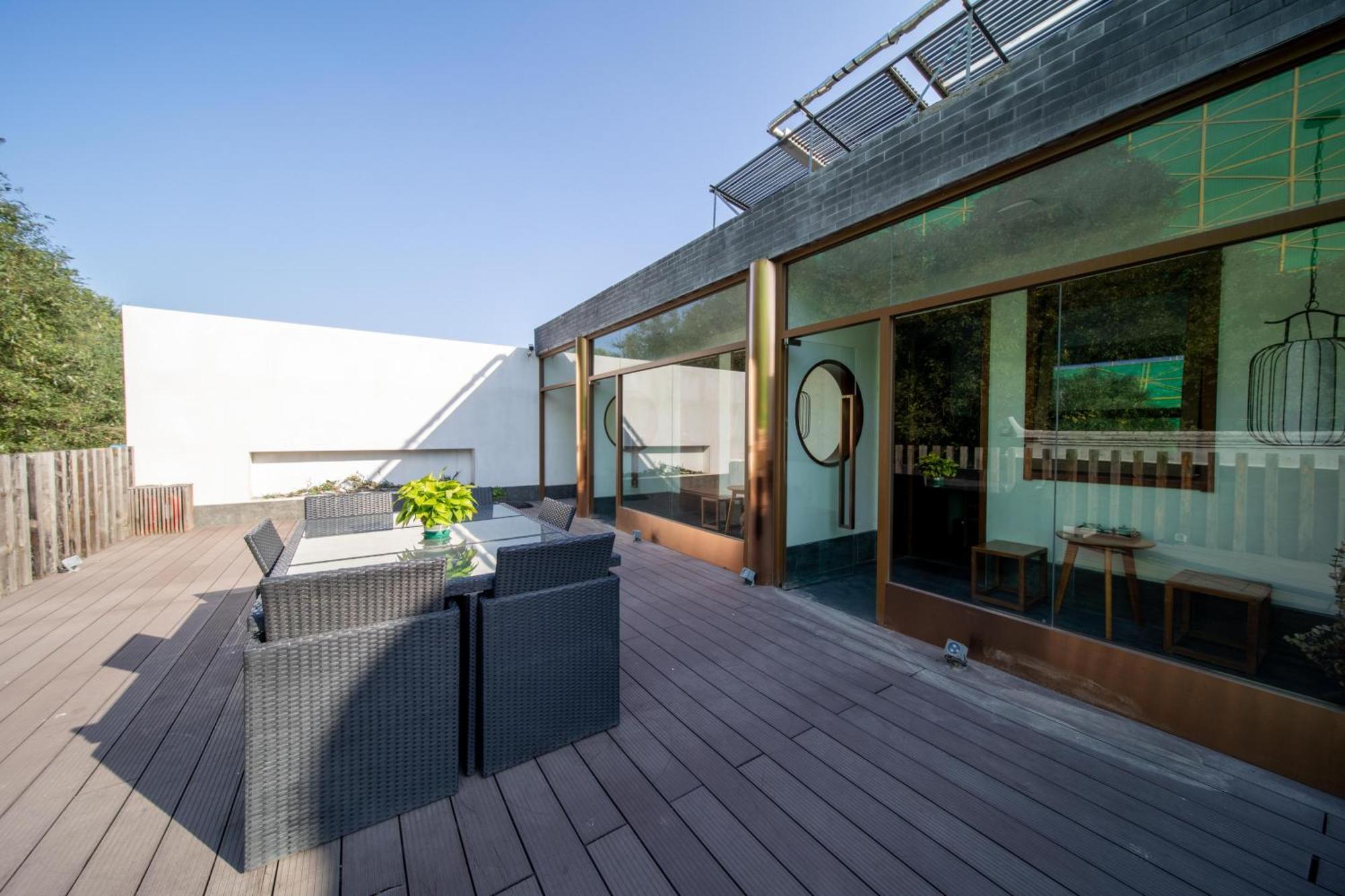 Отель Guipu Beihai Courtyard 3*